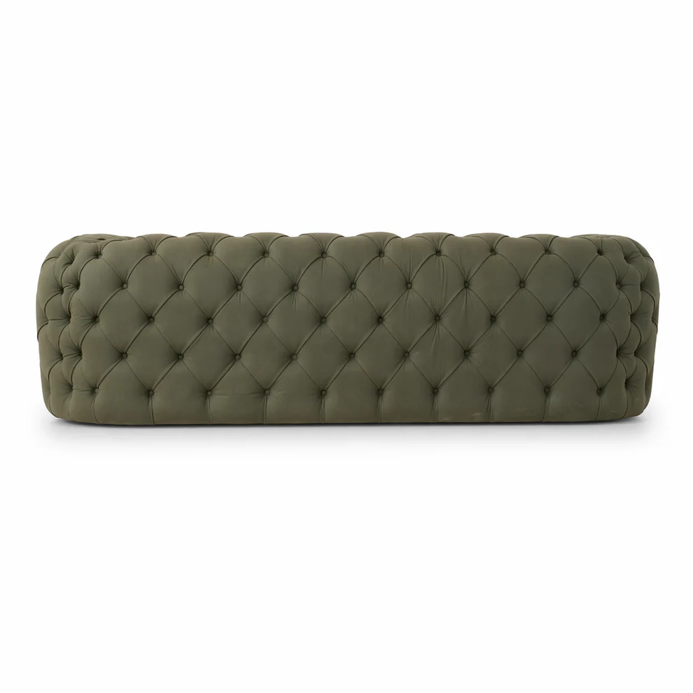Canapea Chesterfield la Comandă: Eleganță Regală și Calitate Premium de la Tapițeria Todirești 5 canapea chester tapiteria todiresti 005